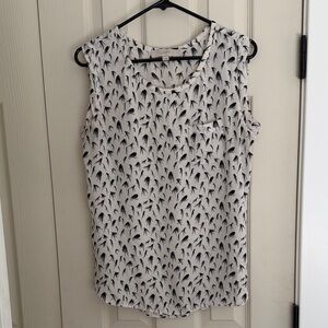 LOFT Women's Black and Off White Patterned Blouse
